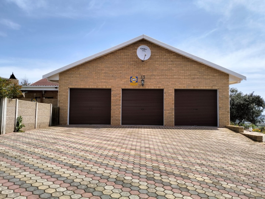 3 Bedroom Property for Sale in Fraaiuitsig Western Cape